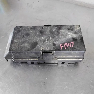 Chevrolet Malibu 2009-2012 caja de fusibles de motor OEM #20822695 Foto 1 de 2