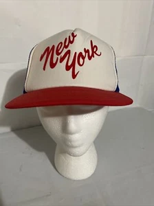 Baseballmütze Kappe New York Vintage Trucker. Druckknopflasche. Schaumstoffnetz. Rot weiß blau. - Bild 1 von 6