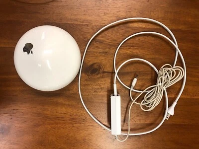 Airport Extreme Base Station with Booster (2001 “Snow”) - Image 1 of 4