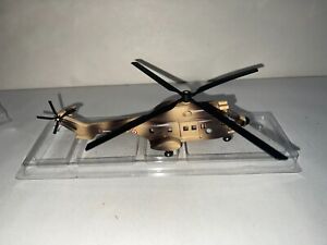Hélicoptère militaire en métal longueur 18 cm  Réf 14