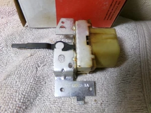 NOS heater switch E8TZ 18578-A, fits 1988 Ford Bronco II and Ranger - Picture 1 of 4