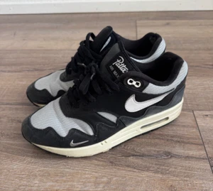 Size 8.5 - Patta Waves x Nike Air Max 1 Black 42 EU DQ0299 001 - Afbeelding 1 van 9
