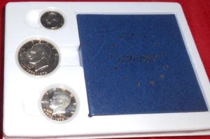 1776-1976 U. S. MINT BICENTENNIAL SILVER PROOF 3 PIECE SET - 40% - BOOKLET - Picture 1 of 5