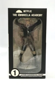 Dark Horse Deluxe Presents Umbrella Academy Luther Hargreeves #1 figure NEW! - Picture 1 of 6