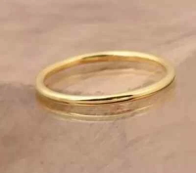 14K Yellow Gold Finish Round Wedding Band Ring Round 2mm Thin Band Ring Foto 1 de 4