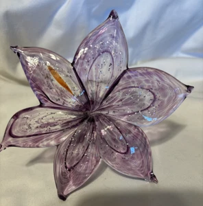 Hand Blown Glass Lily 6 Petal Flower Art Glass Folded Stem Purple 4.5"x5"x5" - Picture 1 of 10
