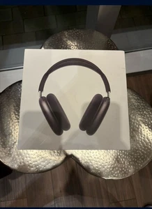 Apple AirPods Pro Maxes livraison gratuite neuf jamais ouvert - Photo 1 sur 4