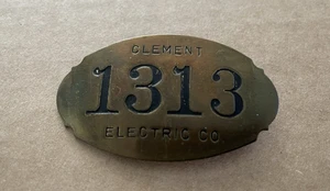 Prendedor insignia empleado vintage CLEMENT ELECTRIC CO. #1313 - Imagen 1 de 3