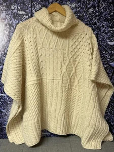 Standun Spiddal 100% Merino Wool Cream Colored Knit Cape - Foto 1 di 7