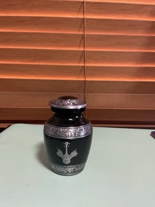 Displayex India, Guitar Wings Urn for Adult Male, for Cremation Ashes - Picture 1 of 10