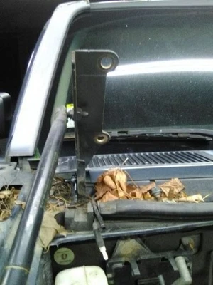 GMC Hummer H3 2006 bisagra del capó del pasajero derecho Foto 1 de 4