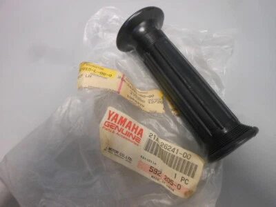 Punho esquerdo NOS Yamaha LH 1988-1990 DT50 1988-2002 XV250 21A-26241-00 - Imagem 1 de 3