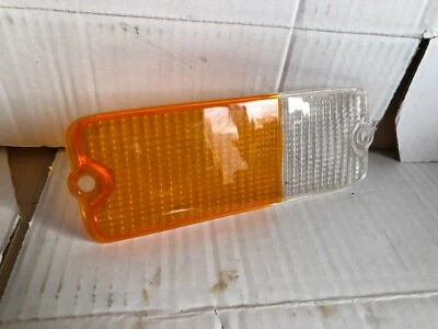 LENTE FRECCIA LUCE POSIZIONE ANTERIORE DESTRA FIAT 127 normale e special ARIC - Immagine 1 di 3