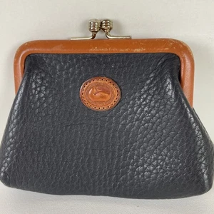 Monedero de colección Dooney & Bourke Kiss Lock cambio de monedas guijarro verde oscuro - Imagen 1 de 9
