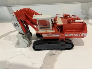 Pala delantera para minería O&K RH120C - Modelo fundido a presión Conrad escala 1:50 #2771 - Imagen 1 de 6