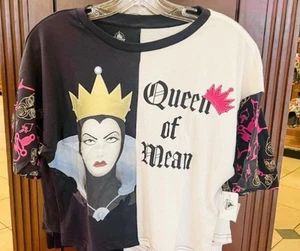 Camiseta cuadrada corta Blancanieves “Queen of Mean” de los Parques Disney talla M nueva con etiquetas - Imagen 1 de 7