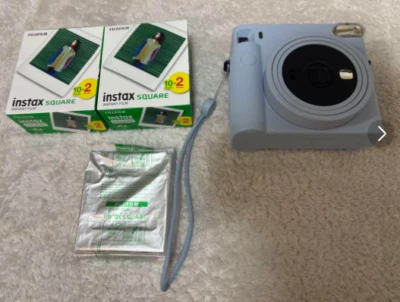 Fujifilm Instax Square SQ1 Instant Camera - Glacier Blue (16670508) - Image 1 of 2