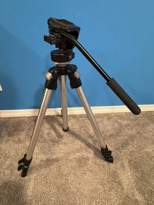 Bogen by Manfrotto Professional 3011N Tripod with 3130 Fluid Head-Preowned - Picture 1 of 7