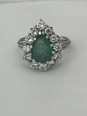 6825- Anillo Platino Oro Gris Esmeralda Pera Diamantes - Imagen 1 de 4