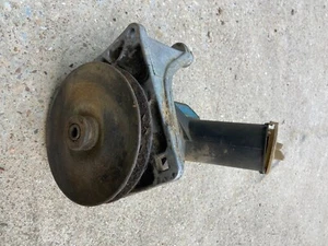 1980-1986 Ford power steering pump with and pulley 5Z-AIA - Picture 1 of 7