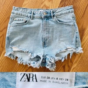 ZARA Light Denim Distressed HIGH RISE Cutoff Jean SHORTS Size 6 - Picture 1 of 5