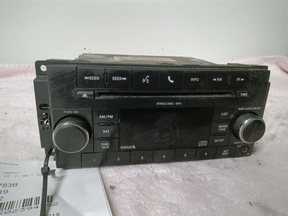 Equipo de audio radio Am-fm-cd ID RES con satélite Dodge Nitro 2008-2011 Foto 1 de 4