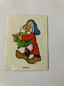 AUTOCOLLANT / STICKER DORMEUR BLANCHE NEIGE DISNEY VACHE QUI RIT vintage F1 - Imagen 1 de 1