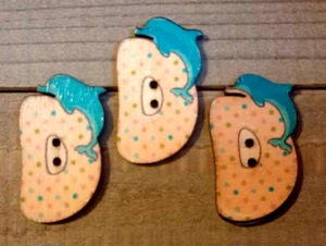 3 Letter D Dolphin Sewing Buttons Crafting Flat Wood 2 Hole 1 3/8" - Picture 1 of 2