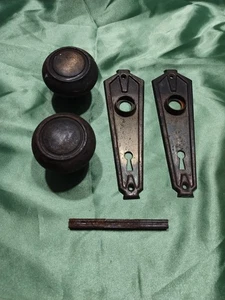 Antique Vtg Art Deco Door Plates Escutcheons And Doorknobs - Picture 1 of 3