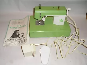 Vintage Crystal Toy Sewing Machine - Japan - Runs - 110V or 2 "D" Batteries - Picture 1 of 10