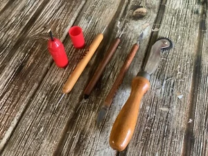 Vintage CRAFT TOOLS WOODEN HANDLE INCLUDES TRACING WHEEL - Bild 1 von 3