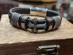 Viking Bracelet Ragnar Black Leather Symbols Steel + Viking Box + Pouch - Picture 1 of 9