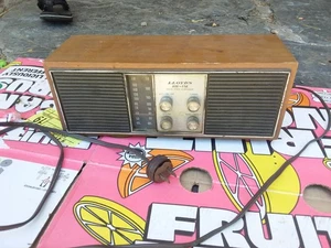 Vintage Lloyd's H603W-108A AM-FM Radio Electronic Collect Works Decor Communicat - Picture 1 of 4