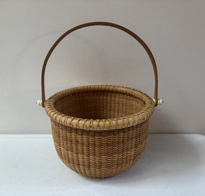 Подписанная и датированная корзина для нантакета ручной работы 1999 фермерский урожай морская тематика - Изображение 1 из 4