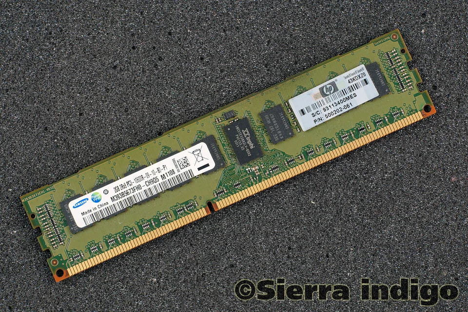 Samsung M393B5673FH0-CH9Q5 PC3-10600R-09-11-B0-P1 2GB Server Memory RAM - Immagine 1 di 1