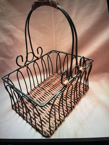 Rectangle Green Wire Basket with Handle and Wicker Bottom Cover