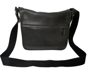 Bandolera de cuero negra Coach con correa ajustable y bolsillo con cremallera - Imagen 1 de 20