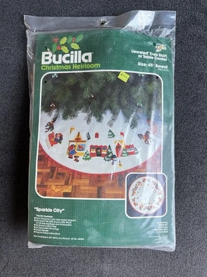 BUCILLA Felt JEWELED 45" TREE SKIRT KIT- SPARKLE CITY NOS 48980 NOS - Image 1 of 2