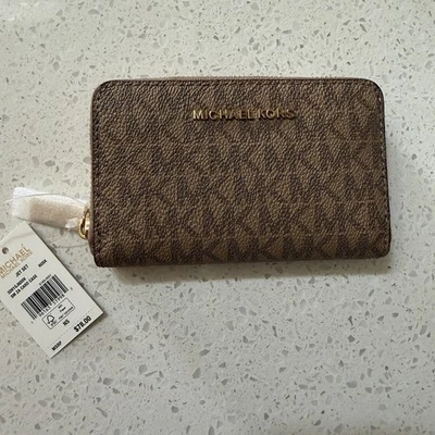 Portafoglio Michael Kors Jet Set Zip Around Card Case In Husk MK Logo Nuovo con etichette - Immagine 1 di 4