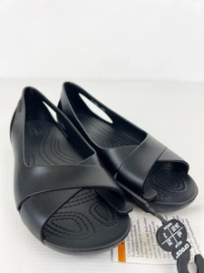 Sandalias Crocs Serena planas para mujer talla 5 negras punta abierta cruzadas zapatos cómodos - Imagen 1 de 8