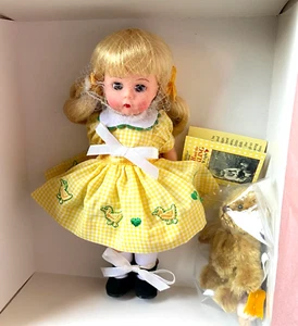 Bambola Madame Alexander 31800 - Edith e l'anatroccolo nuova con scatola con anatroccolo e orso - Foto 1 di 20