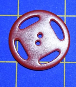 2714 Antique red pierced Bakelite button - Picture 1 of 1