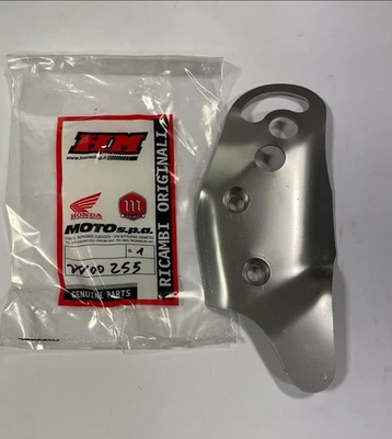 HM Aluminium master cylinder Guard for CRE 80 1995 - 125 1993-97 - 250 1992-96 - Imagem 1 de 2