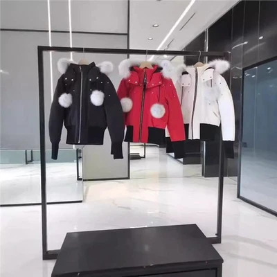 Moose Knuckles Men's and Women's Thick Short  Coat Fox Hair - Image 1 of 4