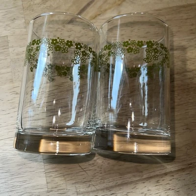 2 vasos de jugo vintage Crazy Daisy 6 OZ Corelle Pyrex 4" flor de primavera Foto 1 de 4