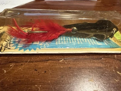 Señuelo de pesca Tony Accetta Pet 15 - 1/2 oz cola roja con cuchara y plantilla NUEVO EN TARJETA Foto 1 de 4