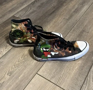 Converse Chuck Taylor All Star Hi Looney Tunes Marvin The Martian Hombres 5 Mujeres 7 - Imagen 1 de 7