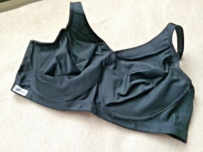 Glamorise 46DD  Seamless Black Soft Cup Sports Bra Style 1006 NWOT - Image 1 of 4