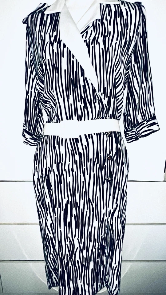 VESTIDO MIDI DAVE & JOHNNY VINTAGE AÑOS 80 HECHO EN EE. UU. PATRÓN CEBRA CORONA BOTÓN RAYÓN Foto 1 de 4