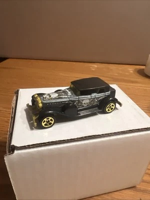 1931 31 Duesenberg Model J Collectible 1/64 Scale Diecast Diorama Model - Image 1 of 4